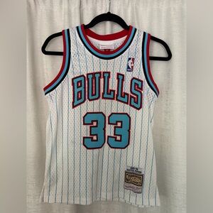 Mitchell & Ness Scottie Pippen Jersey - Chicago Bulls Kids Medium
